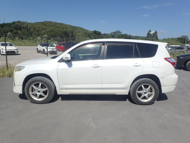 TOYOTA Vanguard thumbnail 2