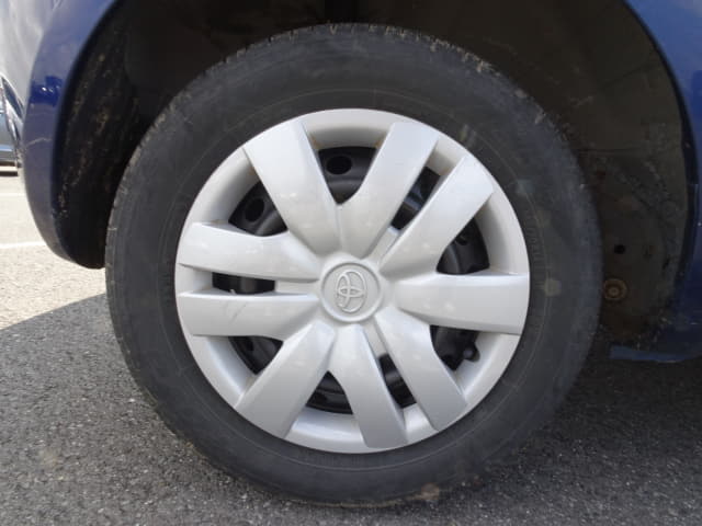 TOYOTA Vitz thumbnail 11