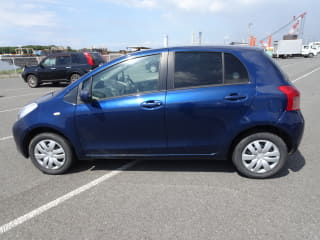2005 TOYOTA Vitz