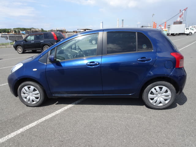 TOYOTA Vitz thumbnail 2