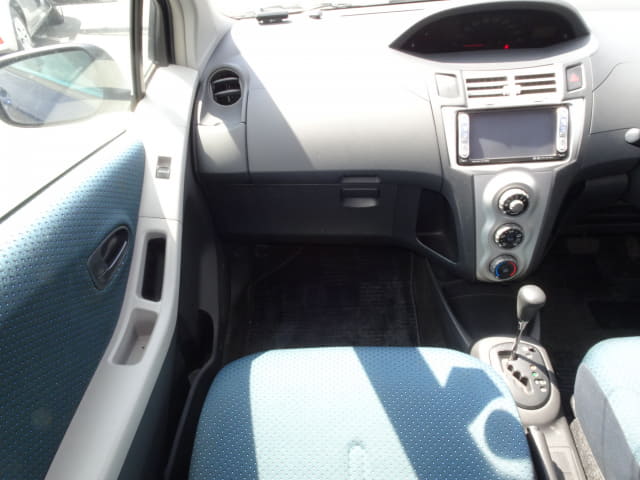TOYOTA Vitz thumbnail 32