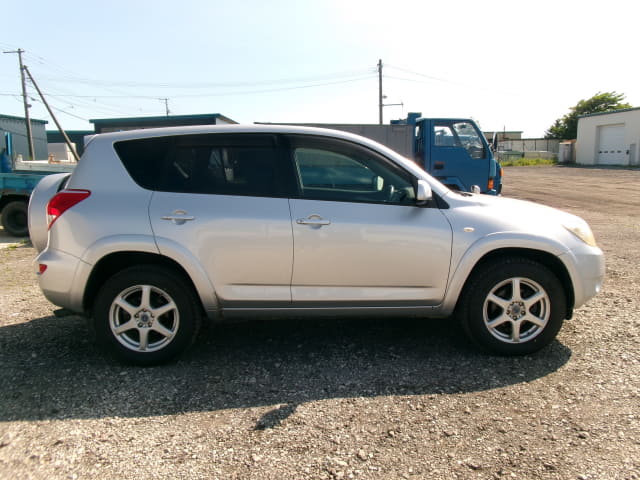 TOYOTA RAV4 thumbnail 6