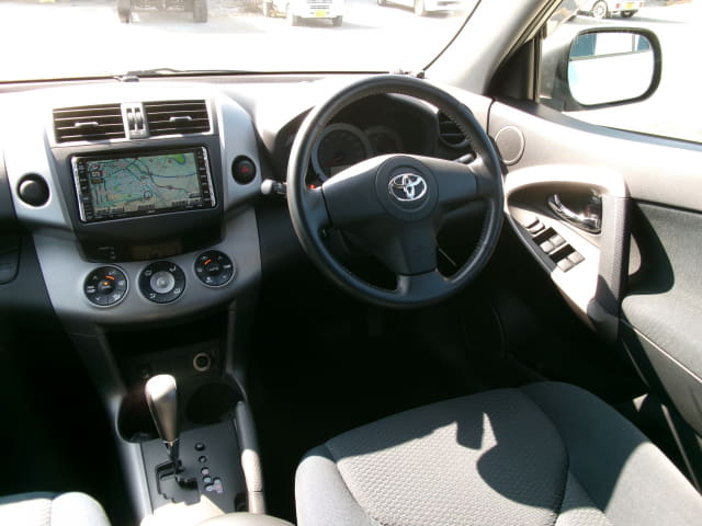 TOYOTA RAV4 thumbnail 32