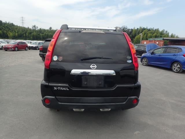 NISSAN X-Trail thumbnail 4