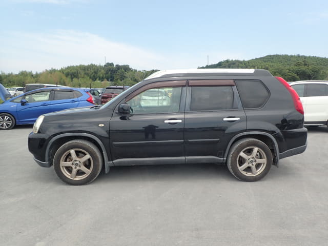 NISSAN X-Trail thumbnail 2