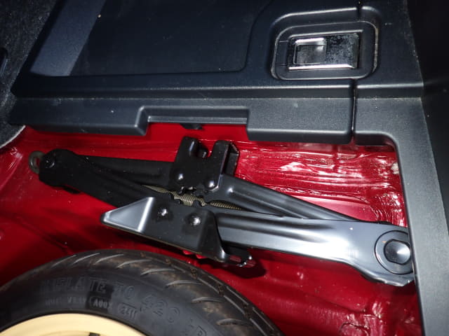 LEXUS IS thumbnail 30