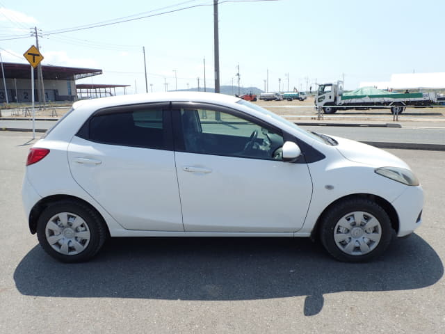 MAZDA Demio thumbnail 6