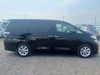 2009 TOYOTA Vellfire