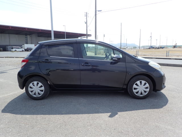 TOYOTA Vitz thumbnail 6