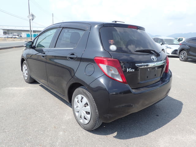 TOYOTA Vitz thumbnail 3
