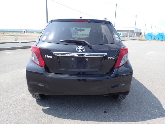 TOYOTA Vitz thumbnail 4