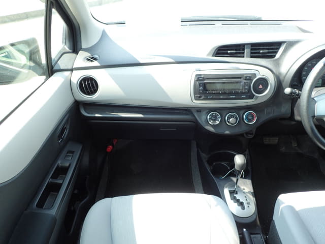 TOYOTA Vitz thumbnail 32
