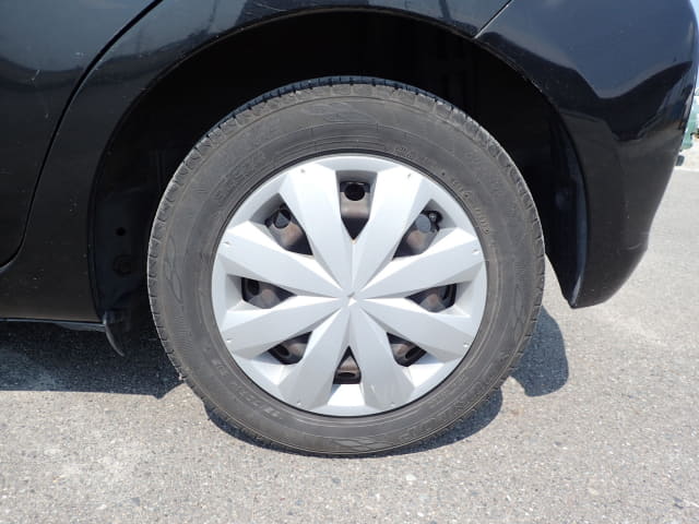 TOYOTA Vitz thumbnail 10