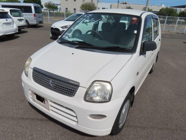 MITSUBISHI Minica