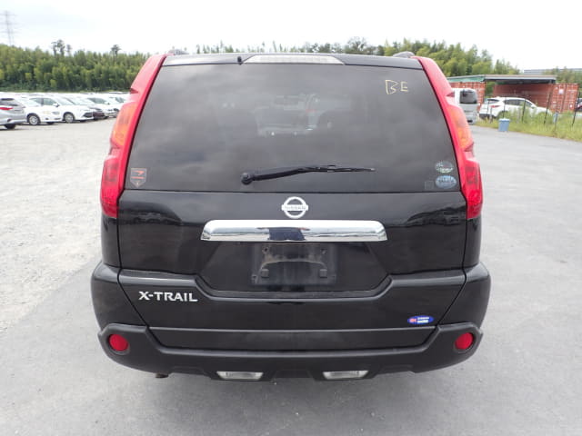 NISSAN X-Trail thumbnail 4
