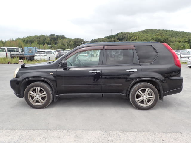 NISSAN X-Trail thumbnail 2