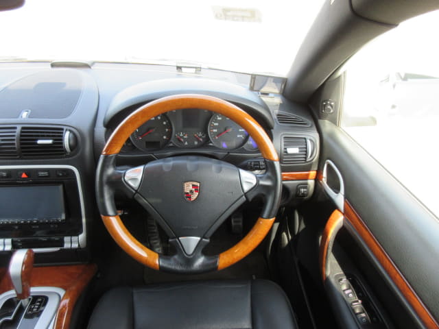 Porsche Cayenne thumbnail 31
