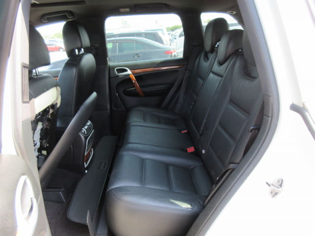 Porsche Cayenne thumbnail 27