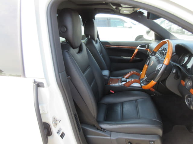 Porsche Cayenne thumbnail 25