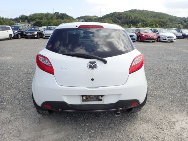 MAZDA Demio thumbnail 4