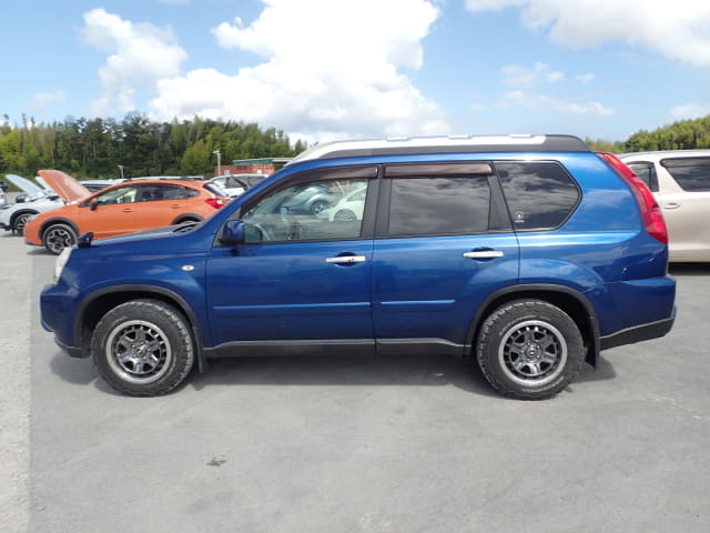 NISSAN X-Trail thumbnail 2