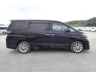 2011 TOYOTA Vellfire