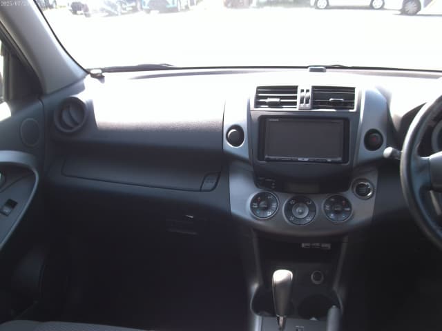 TOYOTA RAV4 thumbnail 31