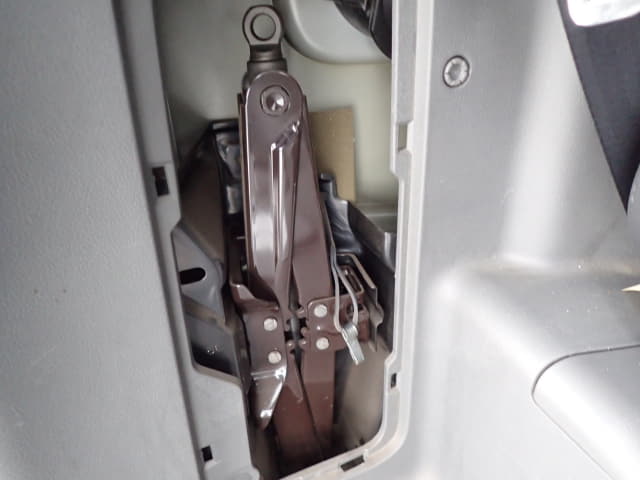 TOYOTA Voxy thumbnail 30