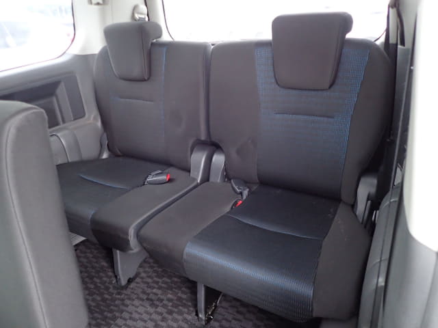 TOYOTA Voxy thumbnail 28