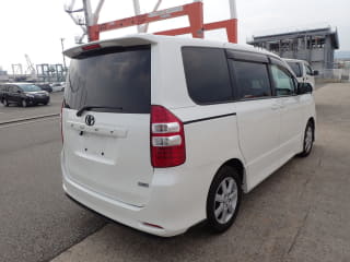 2007 TOYOTA Voxy