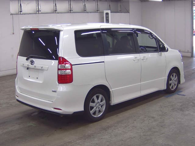TOYOTA Voxy thumbnail 51
