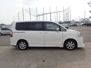2007 TOYOTA Voxy