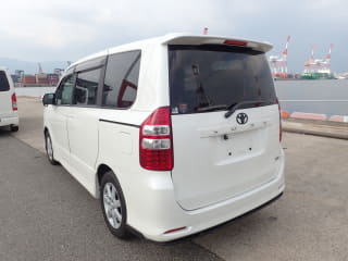 2007 TOYOTA Voxy