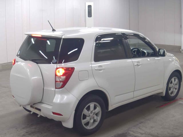 TOYOTA Rush thumbnail 2