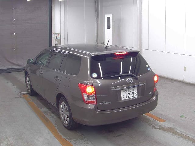 TOYOTA Corolla Fielder thumbnail 3