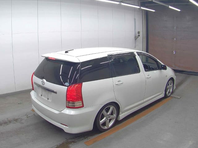 TOYOTA Wish thumbnail 2