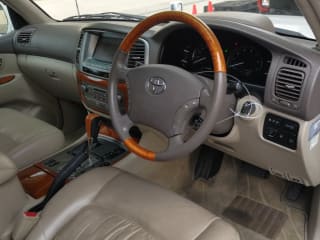 2004 TOYOTA Land Cruiser