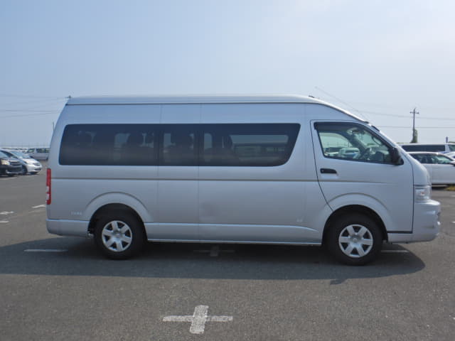 TOYOTA Hiace Commuter thumbnail 6