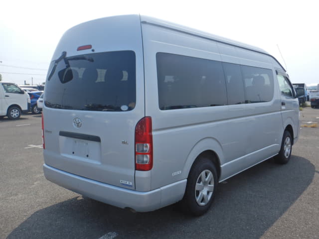 TOYOTA Hiace Commuter thumbnail 5