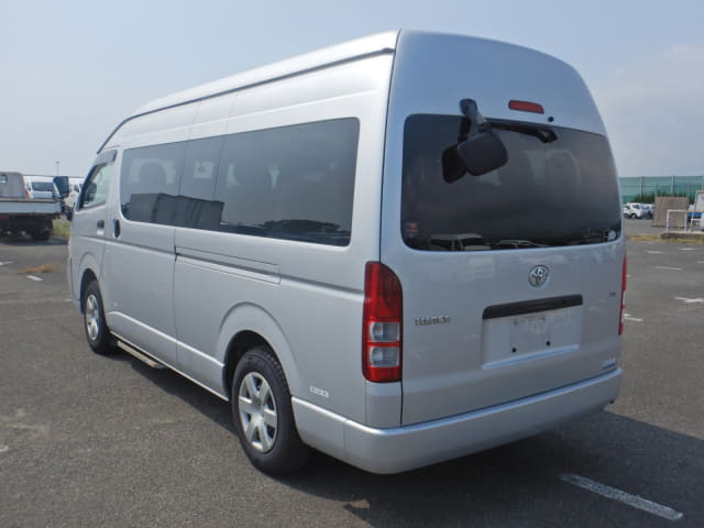 TOYOTA Hiace Commuter thumbnail 3