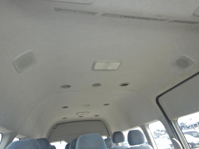 TOYOTA Hiace Commuter thumbnail 25