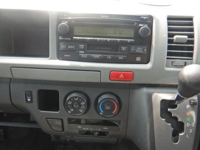 TOYOTA Hiace Commuter thumbnail 39