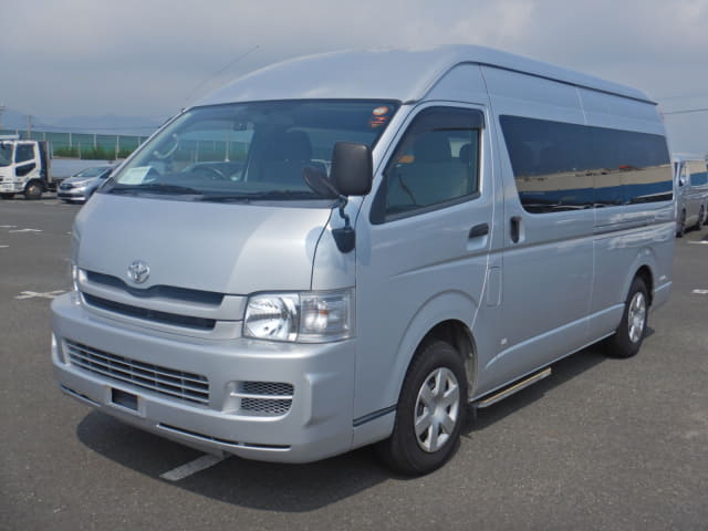 TOYOTA Hiace Commuter