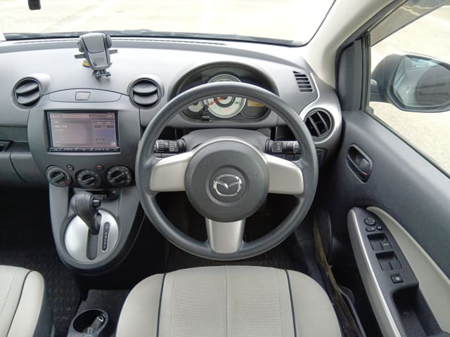 MAZDA Demio thumbnail 32