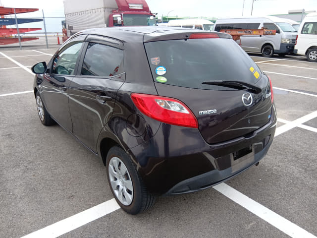 MAZDA Demio thumbnail 3