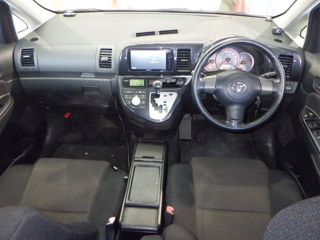 TOYOTA Wish thumbnail 4