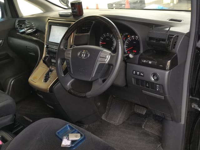 TOYOTA Vellfire thumbnail 4