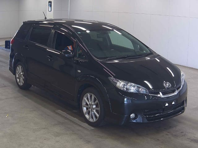 TOYOTA Wish thumbnail 4