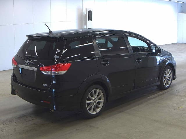 TOYOTA Wish thumbnail 2