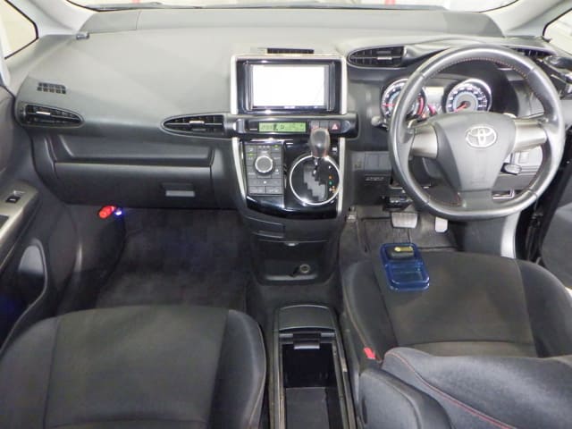 TOYOTA Wish thumbnail 3
